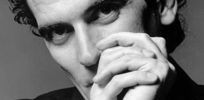 L'artista Massimo Troisi