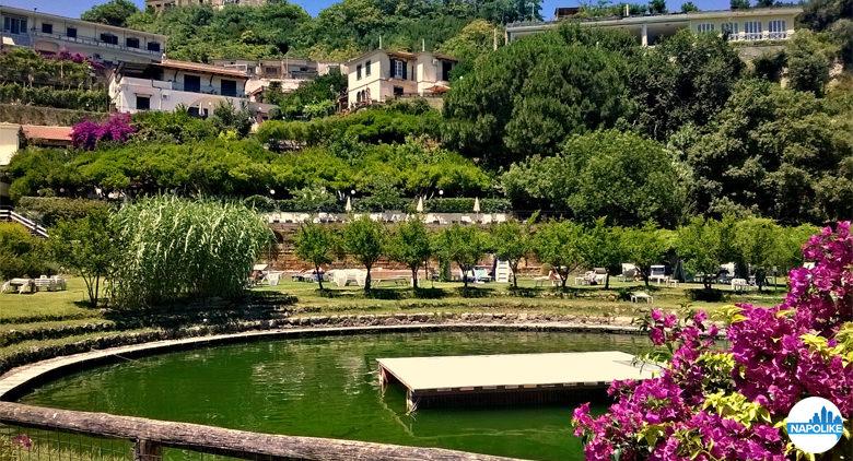 Laghetto di fanghi delle Terme Stufe di Nerone ai Campi Flegrei (Napoli)
