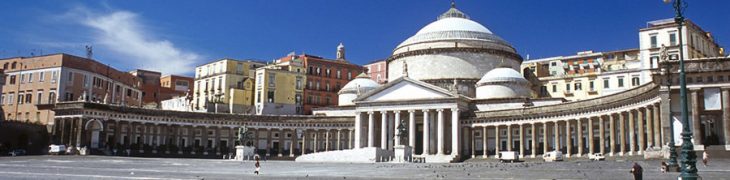 Piazza del Plebiscito a Napoli