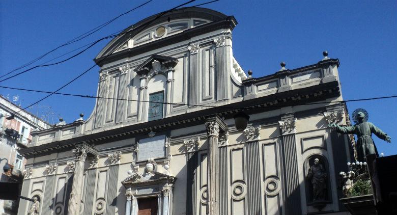 ナポリのサンパオロマッジョーレ教会
