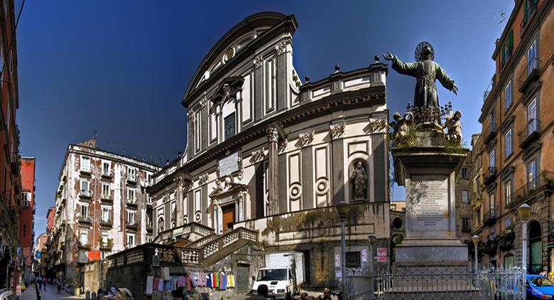 Piazza San Gaetano a Napoli