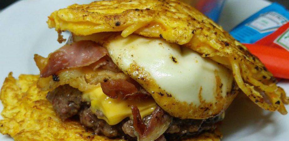 Mamma Enza avec deux omelettes au hamburger 26