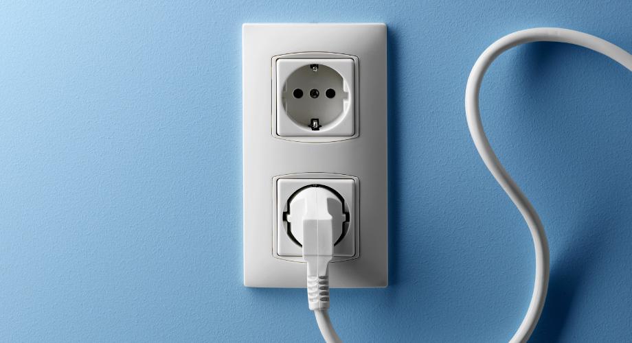 Camión golpeado Familiarizarse Elegibilidad Los enchufes eléctricos italianos, los tipos de enchufes eléctricos, los  adaptadores y nuestros consejos para viajeros - Napolike | Turismo en  Nápoles