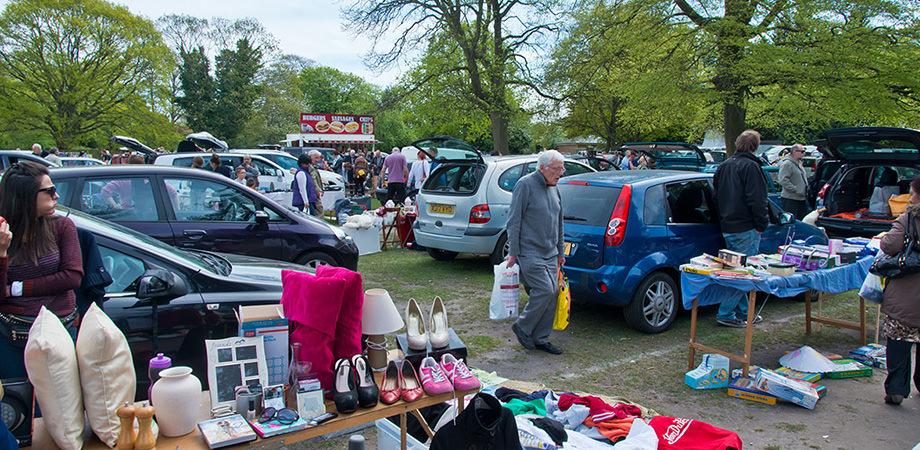 Mercatino car boot a Pianura a Napoli