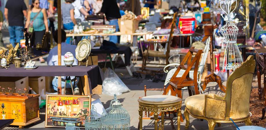 Il mercatino all'Ippodromo di Agnano a Napoli