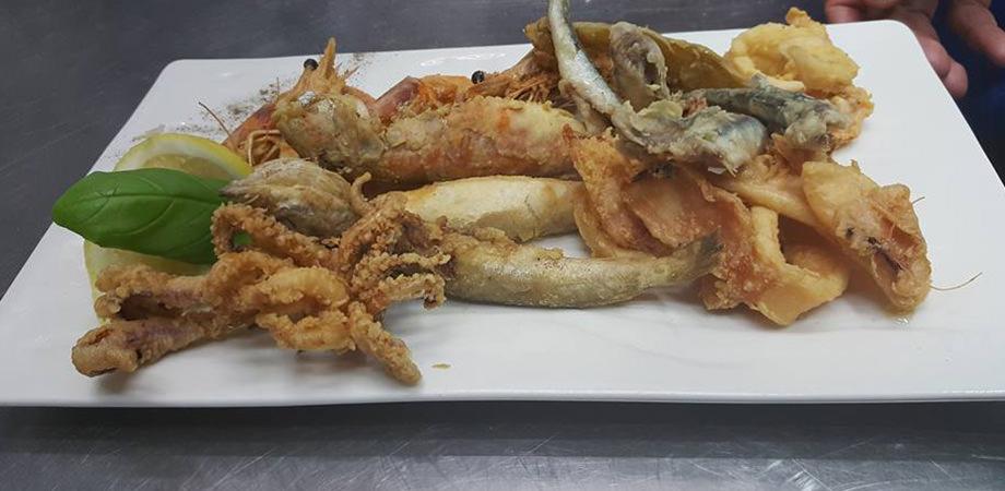 Frittura di pesce del Ristorante Casa Tua al Duomo a Napoli