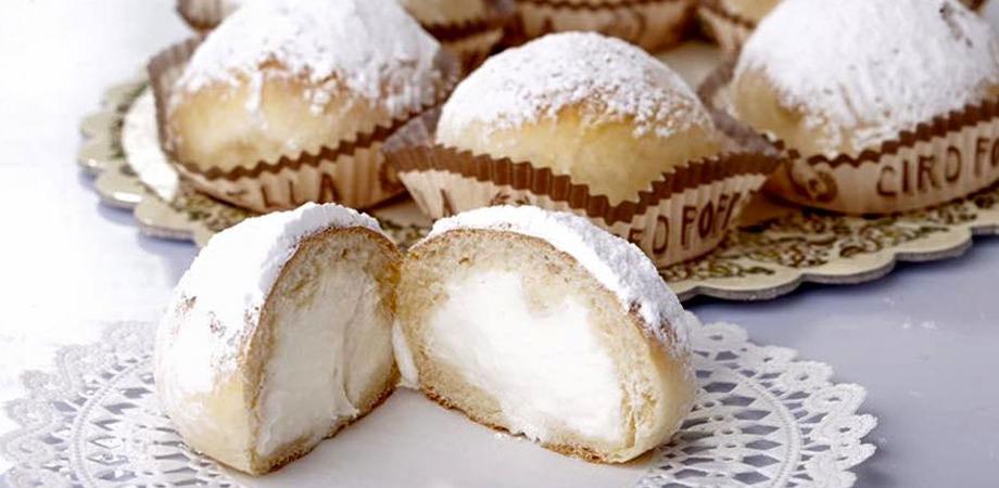 I fiocchi di neve della Pasticceria Poppella a Napoli