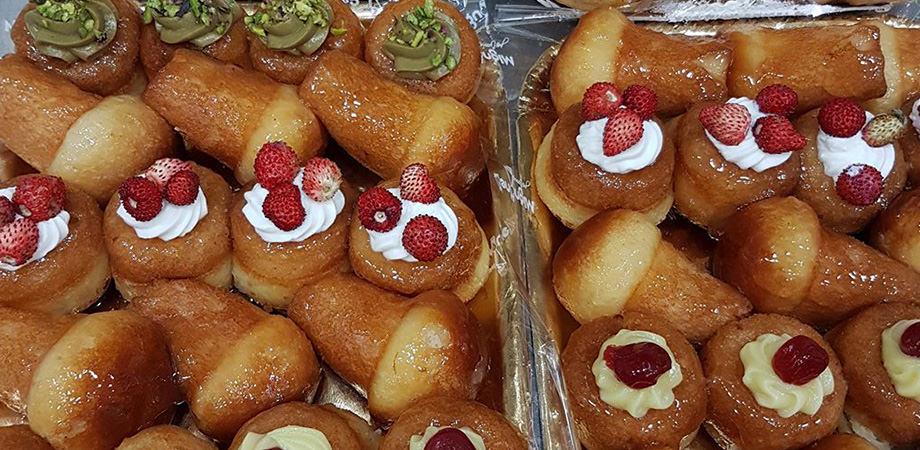 Babà della Pasticceria Mignone a Napoli