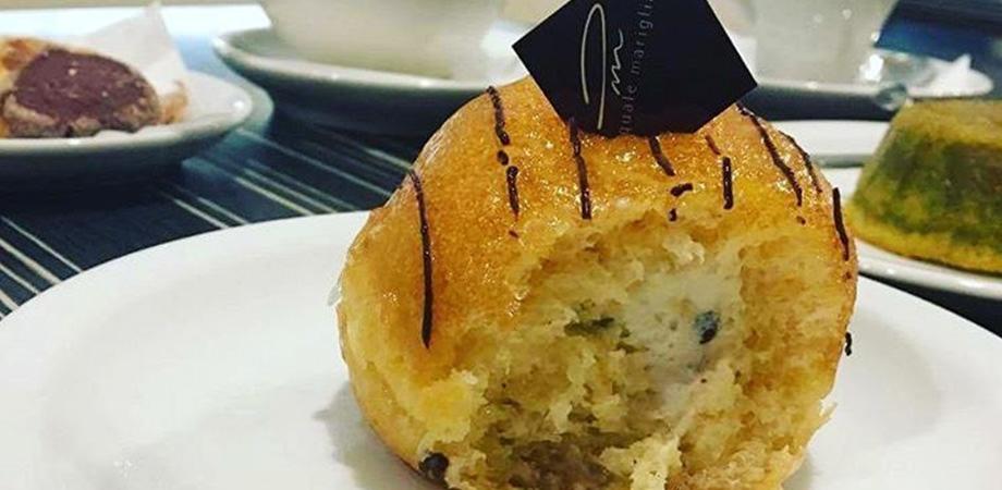 Babà al pistacchio della Pasticceria di Pasquale Marigliano a Napoli