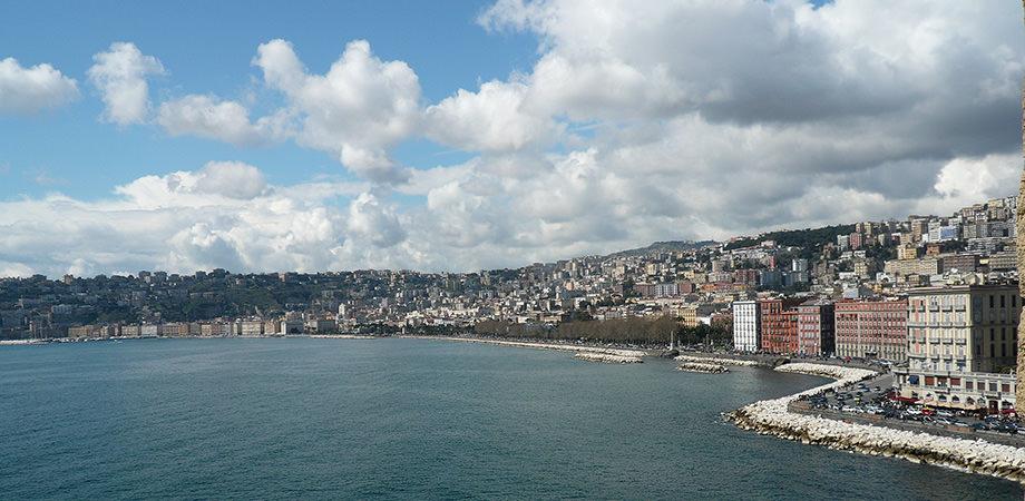 Passeggiata sul Lungomare di Napoli