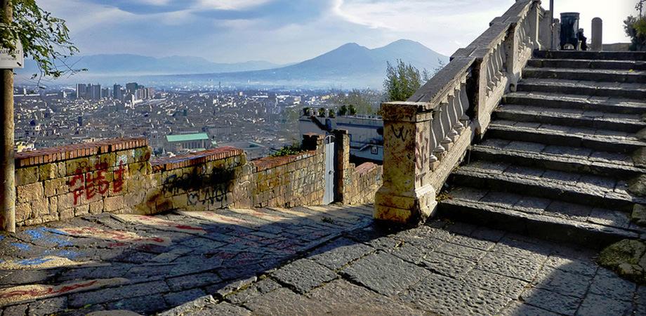 Paseos por las escaleras de Nápoles