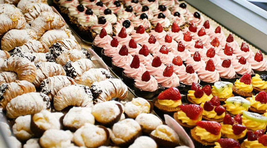 Best pastry shops in Naples