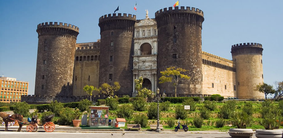 Il castello Maschio Angioino a Napoli