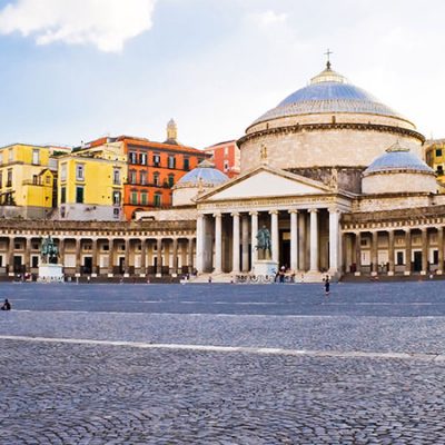 Piazza del Plebiscito a Napoli