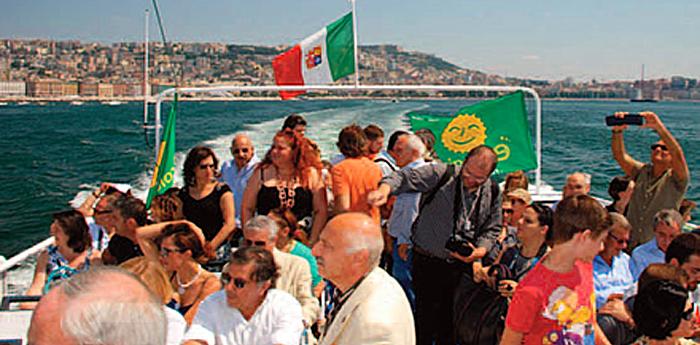 bateau mouche Naples