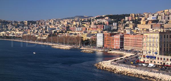 bateau mouche via Caracciolo Naples