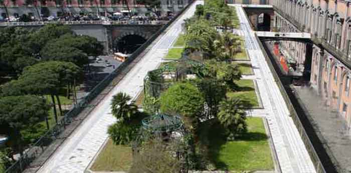 jardines colgantes del palacio real de Nápoles