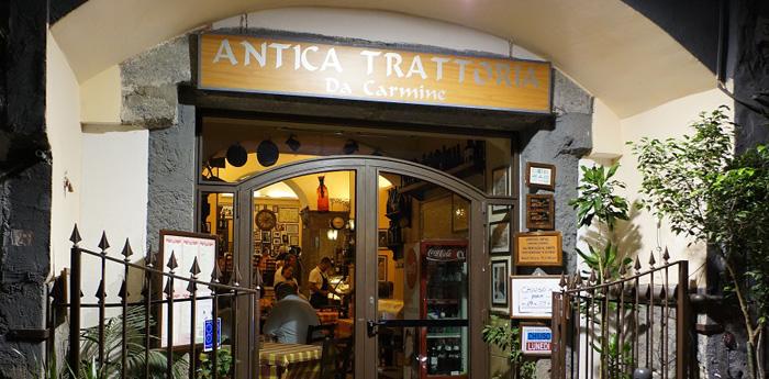 Old-Trattoria-it-Karmin-a-Napoli