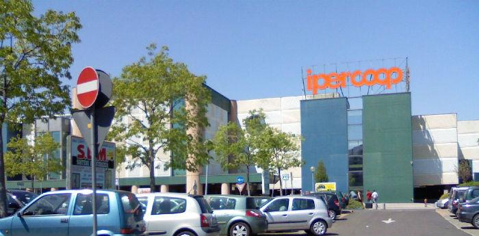 Ipercoop di Afragola chiuso per sciopero
