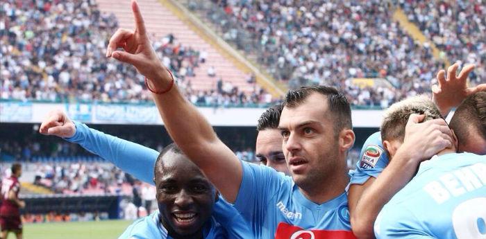 Napoli-Livorno mit einem Pandev-Tor