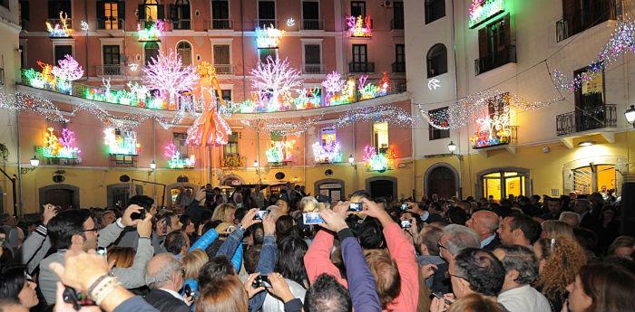 Der Renaissance Frühling in Salerno für Luci d'Artista 2013 / 2014