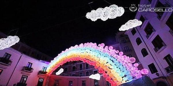 der Künstler leuchtet in Salerno