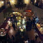 Mercados de Natal montados dentro do castelo