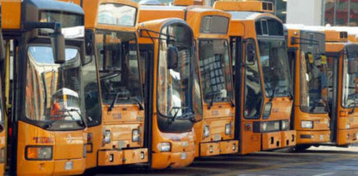 Autobuses Anm mejorados para las fiestas navideñas de 2013 en Nápoles