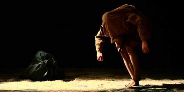 Scena dello spettacolo Nefes al Teatro Bellini di Napoli