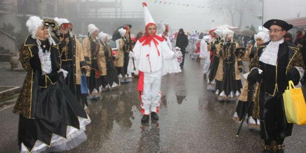 Carrozas alegóricas y desfiles del Carnaval de Montemarano