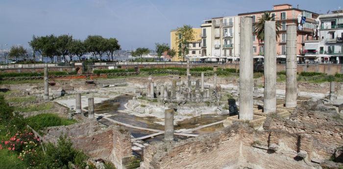 El templo de Serapis en Pozzuoli