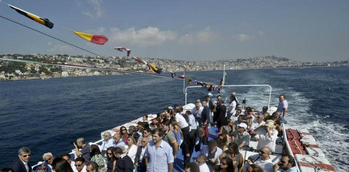 Tour of the Gulf of Naples in Bateau Mouche from May to September 2014