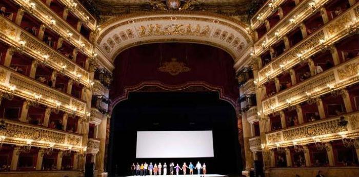 Naples Theatre Festival, Programmshows und Ticket-Informationen