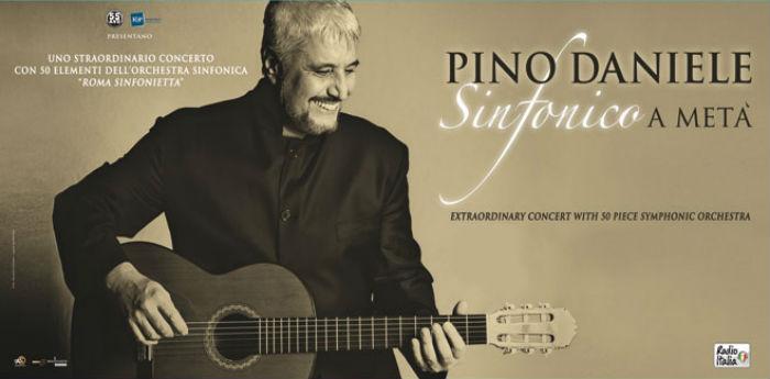 Cartaz do concerto de Pino Daniele no Palácio Real de Caserta com "Sinfonico a mezzo"