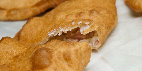 La pizza fritta napoletana di Porta Capuana