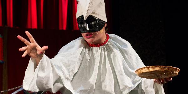 Pulcinella die neapolitanische Maske, Parade in Acerra