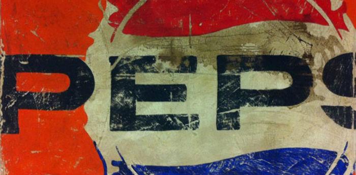 The Pepsi image becomes a work of art in the exhibition Tracce di Paolo De Cuarto