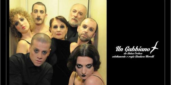 El elenco de Un Gabbiano de Gianluca Merolli en el Napoli Teatro Festival