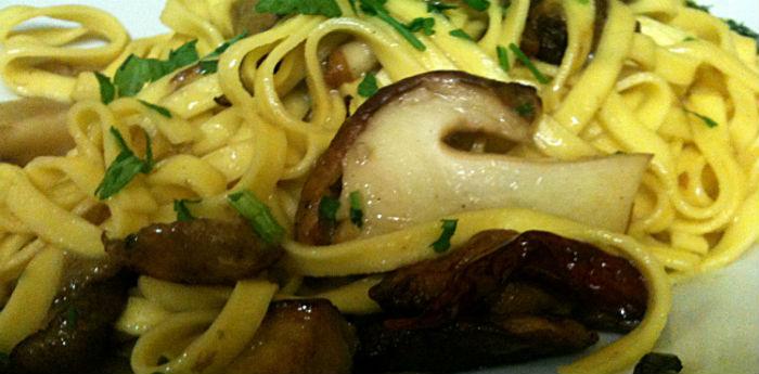 Fettuccine con hongos porcini, festival de hongos porcini de Torchiati di Montoro Superiore