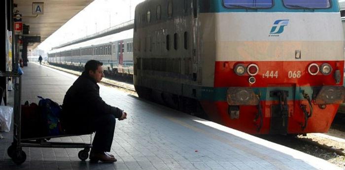 Treni in sciopero a Napoli