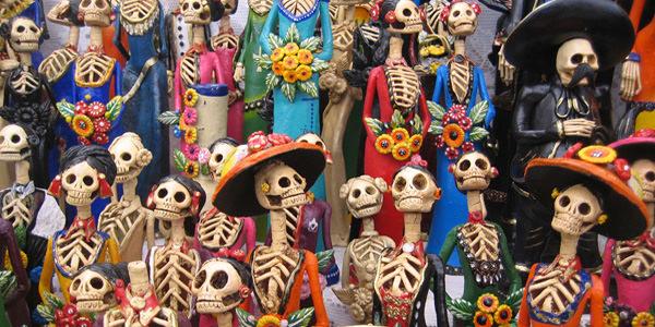 Dia de los muertos en el mercado de hipster en Nápoles