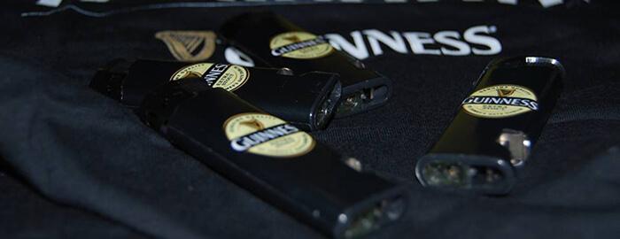 Guinness gadget con forma de encendedor