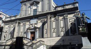 Visita a las iglesias monumentales del centro histórico de Nápoles