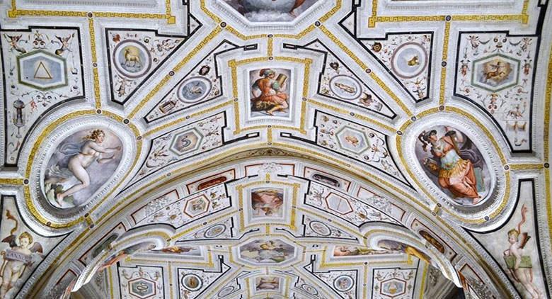 The Chapel of Vasari in the church of Sant'Anna dei Lombardi