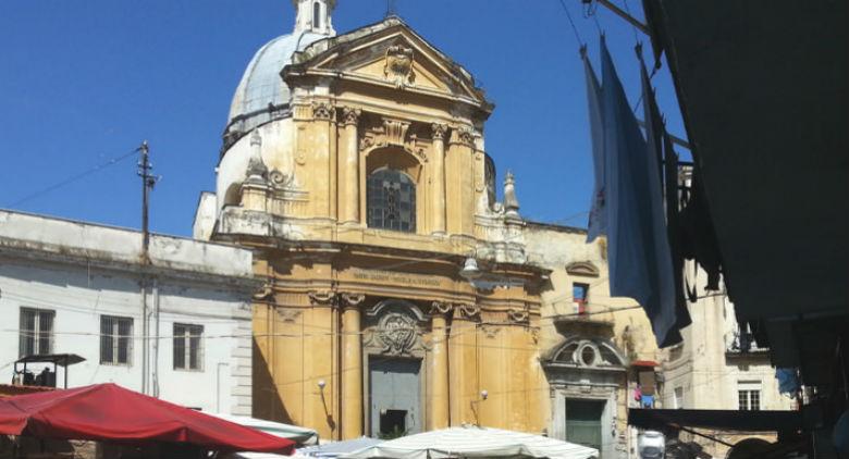 Sant'Anna教会在那不勒斯的一个Capuana
