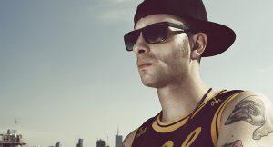 Clementino alla Feltrinelli di Napoli per presentare il nuovo album