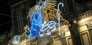 Er zündete die Lichter in San Gregorio Armeno und Decumani für Weihnachten 2014 an