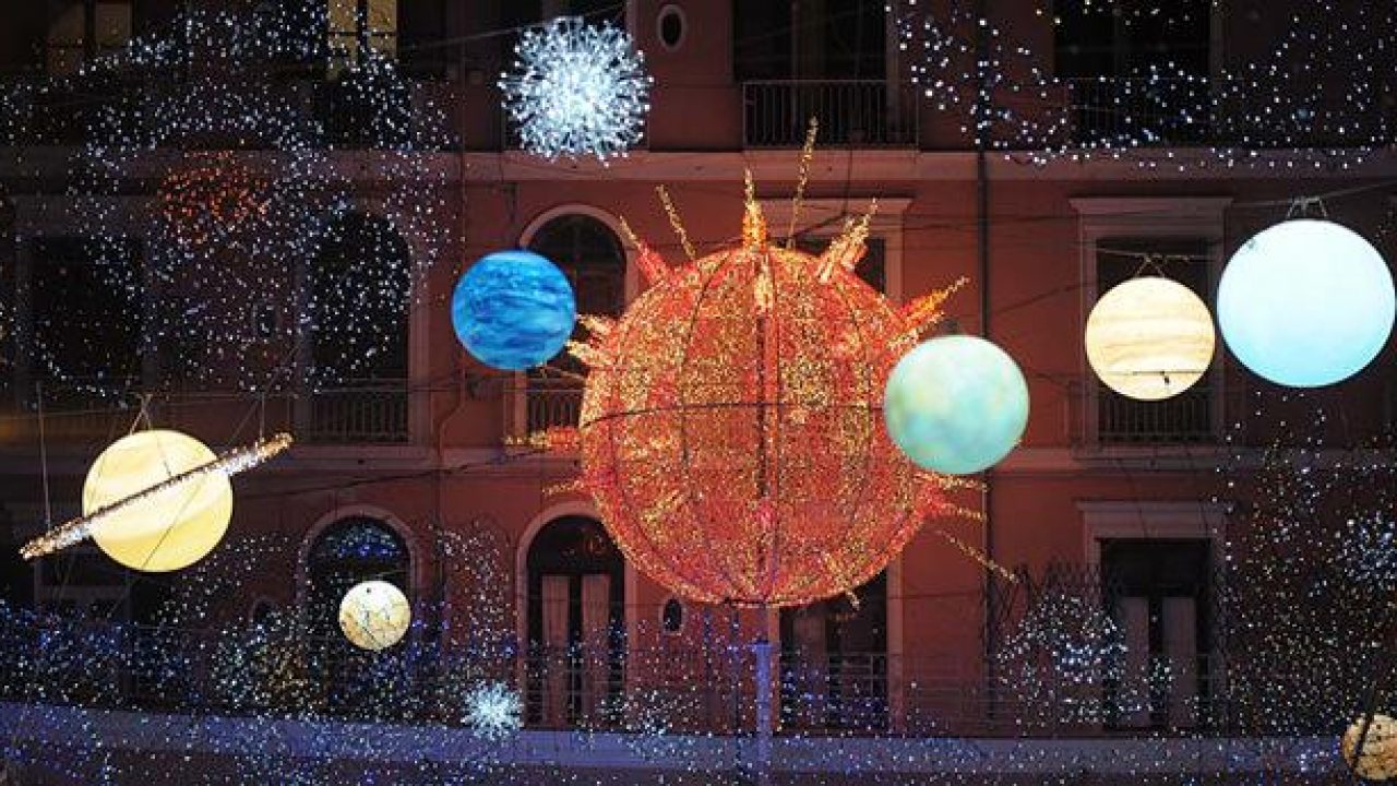 Luci Di Natale Salerno.Luci D Artista A Salerno 2014 2015 I Nuovi Temi E I Percorsi