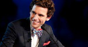 Mika al Centro Commerciale Campania per il firmacopie