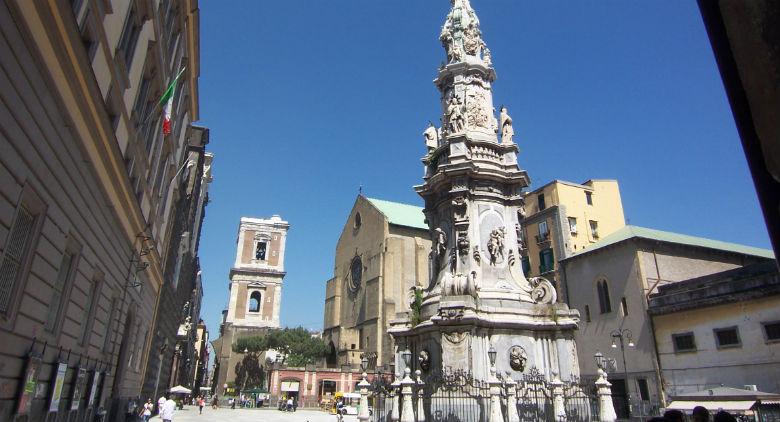 Piazza del Gesù Nuovo en Nápoles